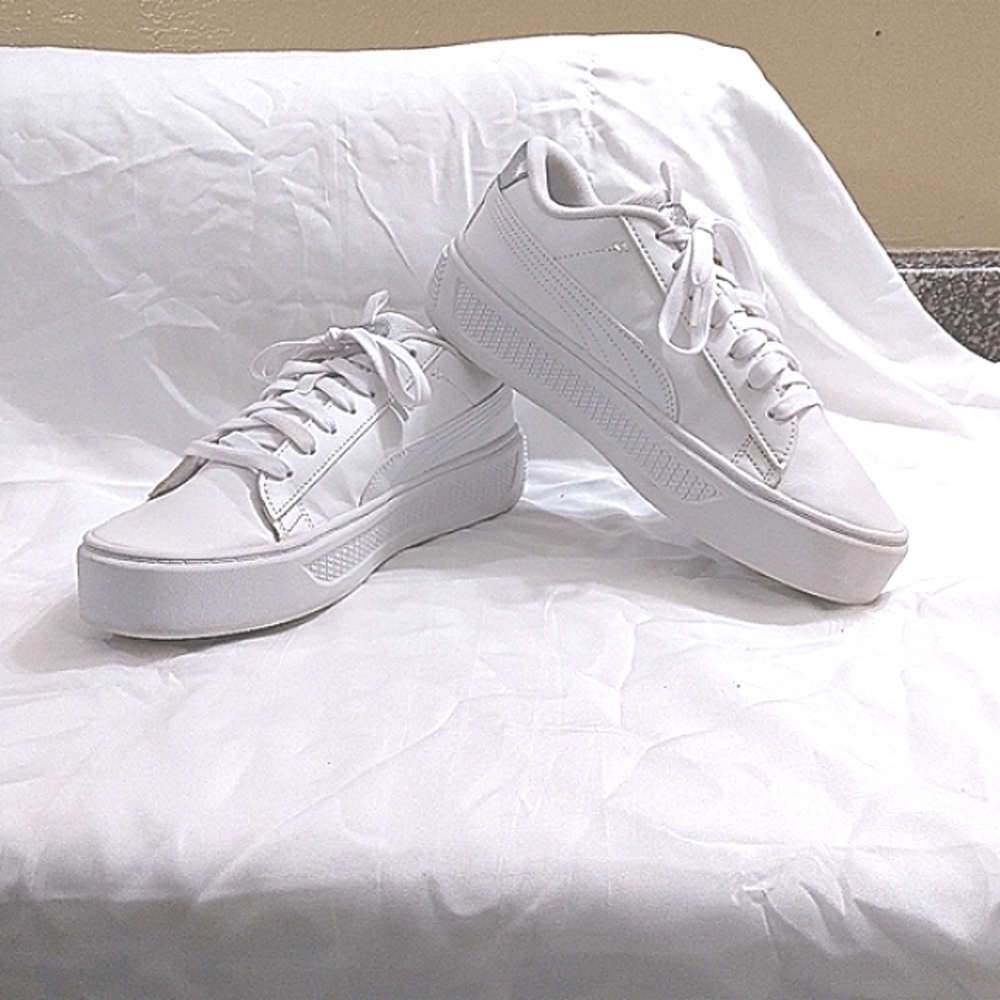 Puma SmashPlatfotm V3 Pop Up Metallics White Size 8.5 Women's Lace Up Detail